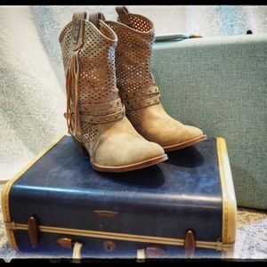 Coconut by Matisse Boots